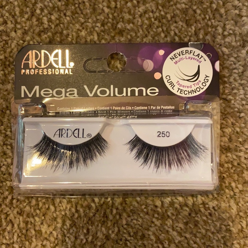 False eyelashes